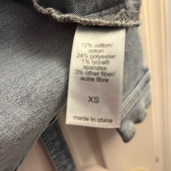 Maurices Women’s Blue Denim Button Down Belted Jacket Xsmall - Picture 3 of 8